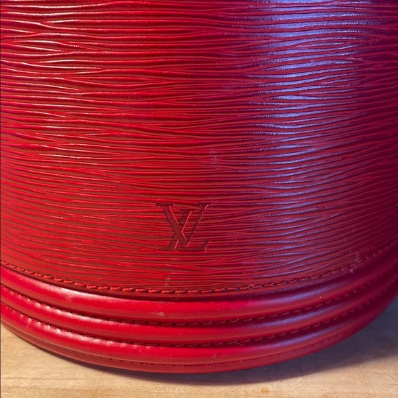 Louis Vuitton w/COA Cannes Red Epi Vanity Top Handle Bucket Bag! - Picture 4 of 13